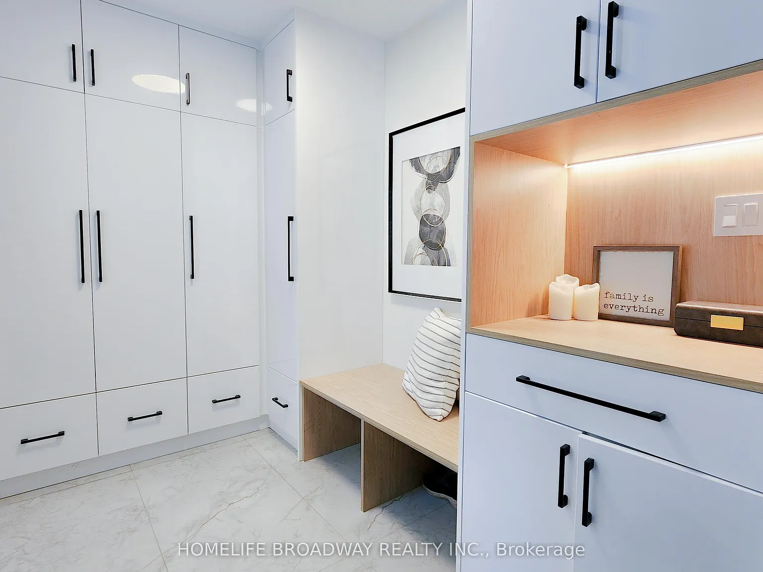 3 bed, $3,200 — Photo 2