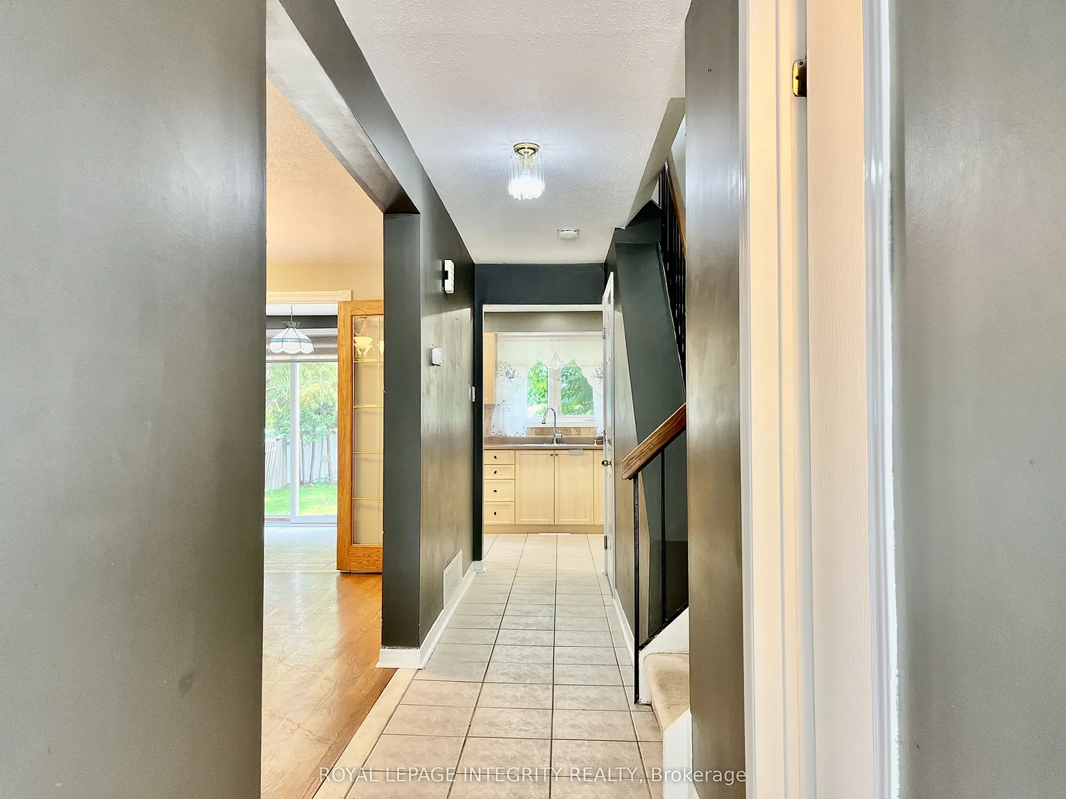 3 bed, $2,495 — Photo 2