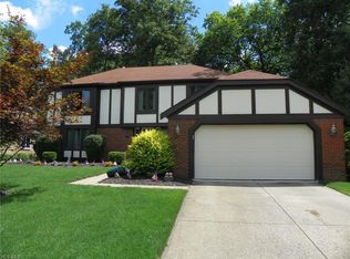 15889 Parkwood Ln, Strongsville, OH