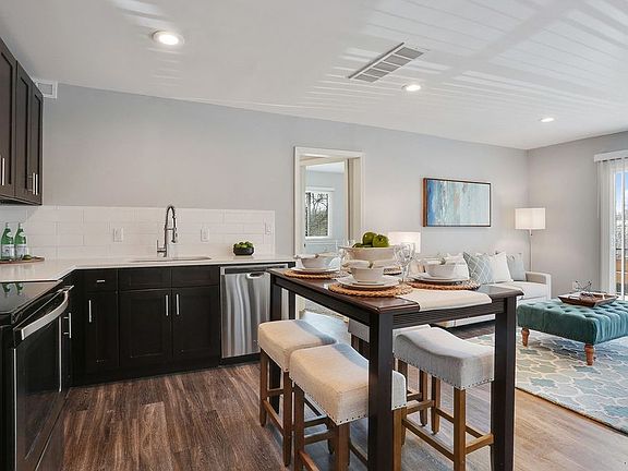 4th image of 6601 W 94th Ter APT 21