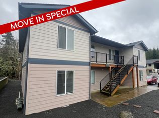 1563 SE Honeysuckle Loop UNIT C, Warrenton, OR 97146