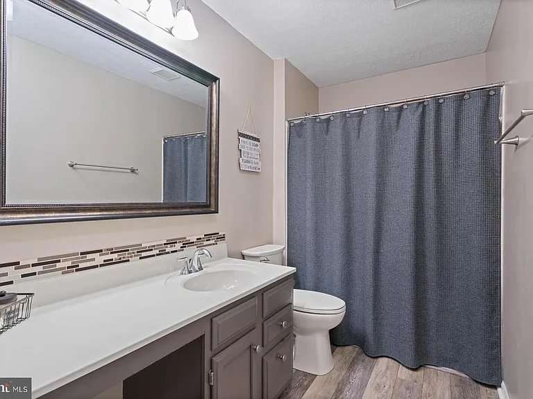5 Lee Ct — Photo 40