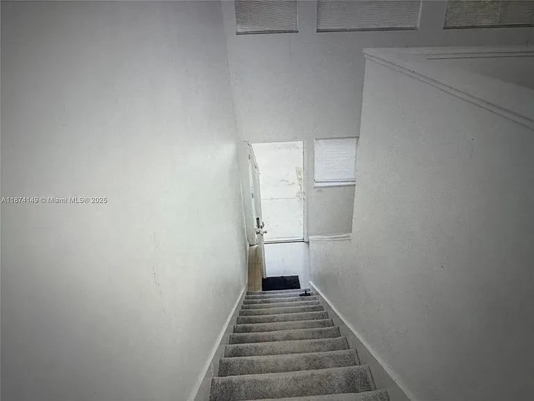 3984 Crayrich Cir #C-5 — Photo 32