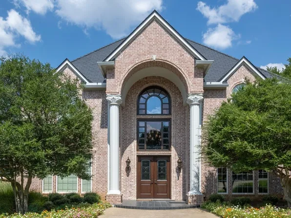 2303 Panorama Ct, Arlington, TX 76016