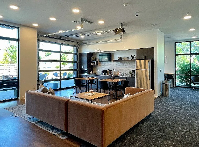 The Barlow — Photo 34