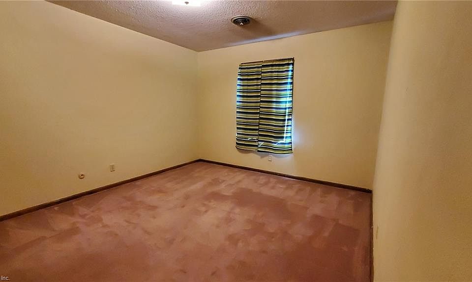1st image of 734 Sir Walter Cir