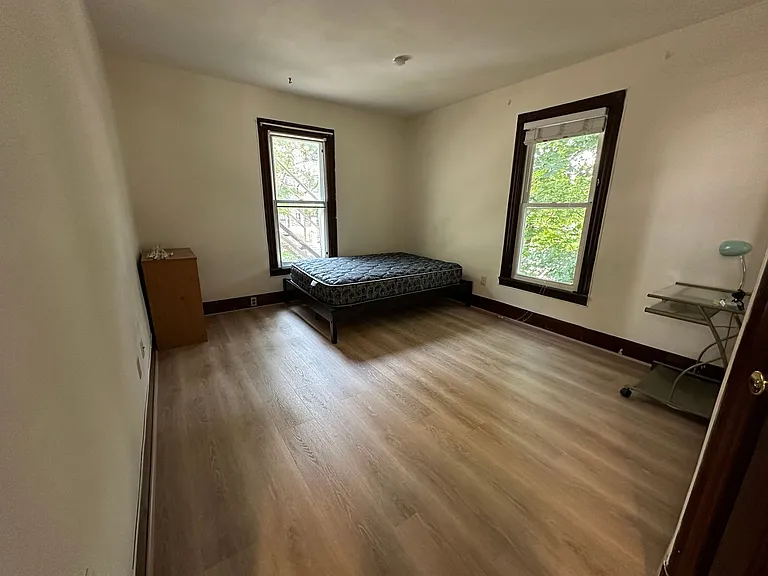 306 Eddy St — Photo 12