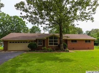 504 Shadylane Cir SW, Hartselle, AL 35640