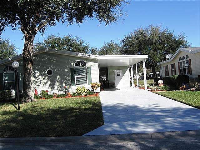 1st image of 17 Bluewater Lake Cir