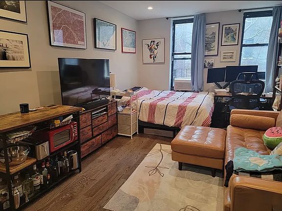 2nd image of 310 E 89th St APT 11