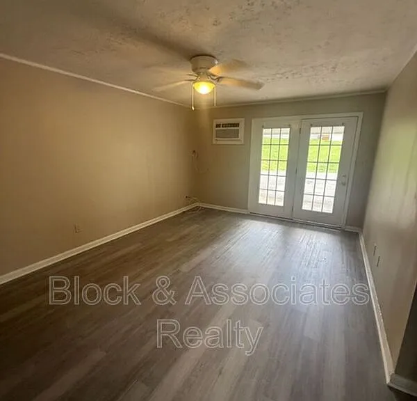 142 W Pritchard St — Photo 3