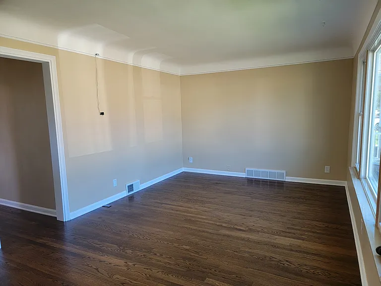 26053 Clancy St — Photo 3