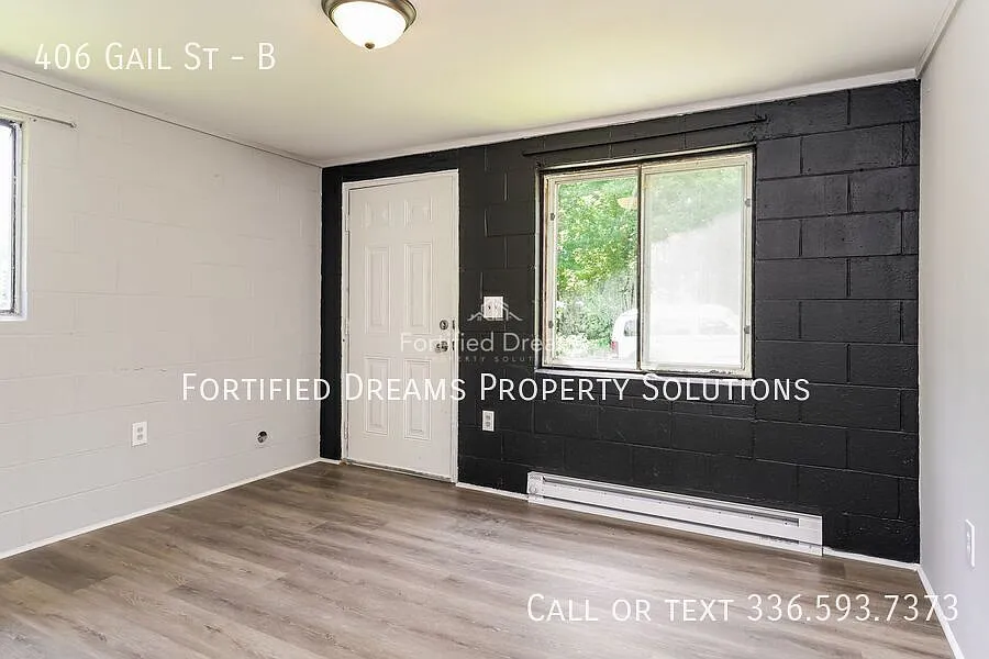 "Charming 1-Bed Duplex in Thomasville - Accepting Vouchers" — Photo 3