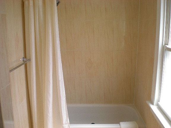 5th image of 109 Dodd St