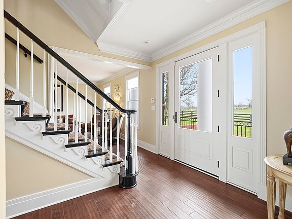 3rd image of 3600 Briar Hill Rd
