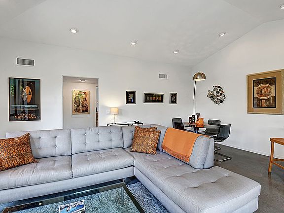 3rd image of 2501 N Indian Canyon Dr Unit 609