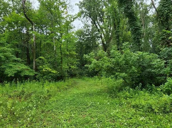 728 Prairie Creek Dr, Midland, MI 48640