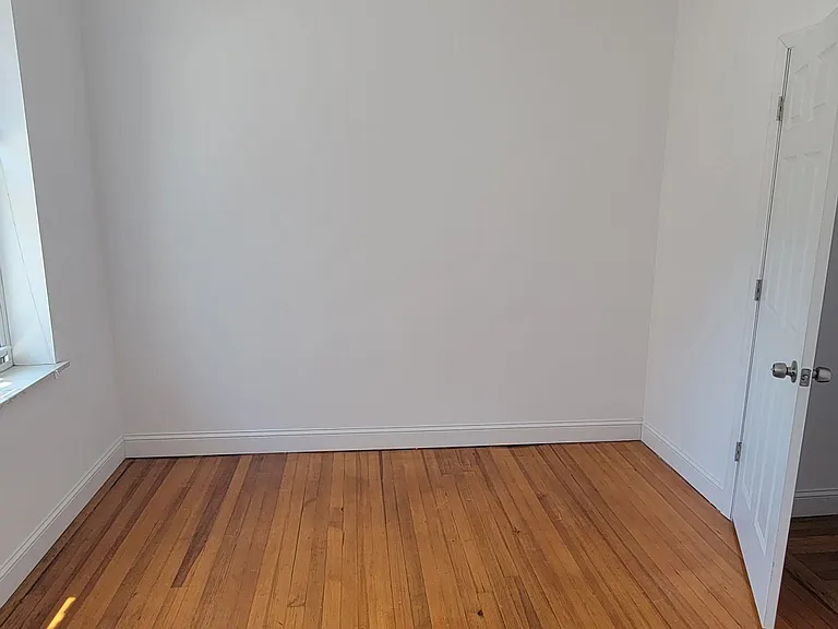 21-39 29th St #10 — Photo 11