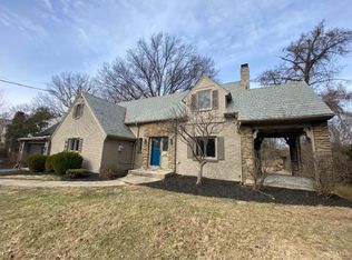 1012 W Galbraith Rd, Cincinnati, OH 45231