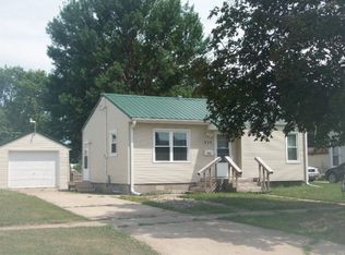 909 S 26th St, Fort Dodge, IA 50501