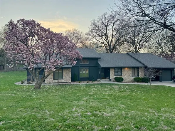 1000 Main St, Higginsville, MO 64037