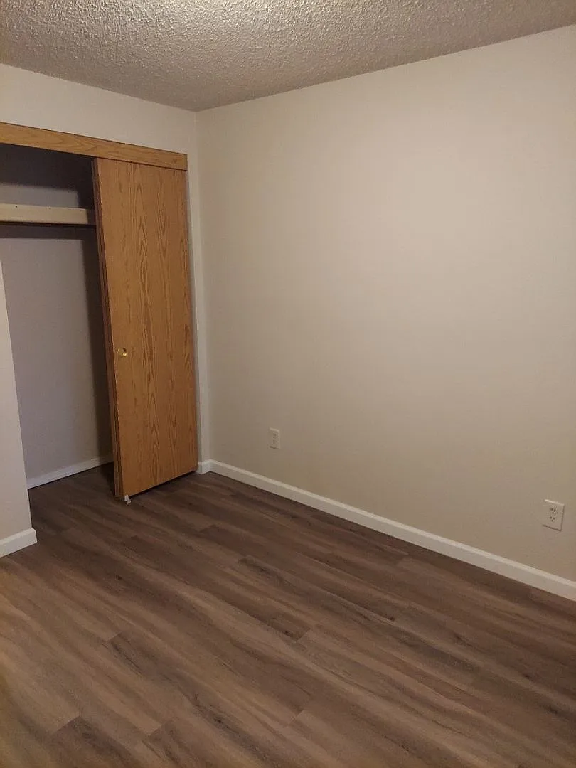 Maplecrest Apartments — Photo 4