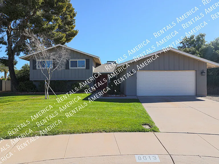 8613 E Clarendon Ave — Photo 2