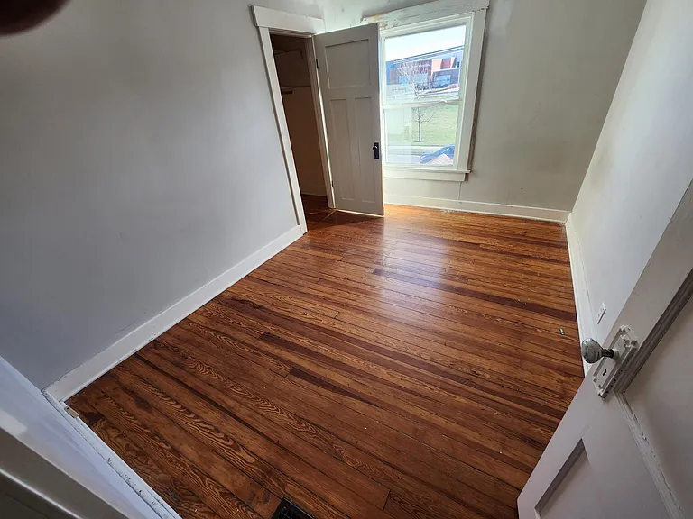 2604 Wayne Ave — Photo 11