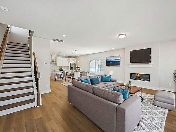 The Cromwell floorplan with the Modern Cottage - Linen interior package.