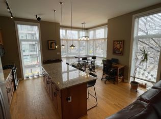 1604 W Cornelia Ave APT 2E, Chicago, IL 60657