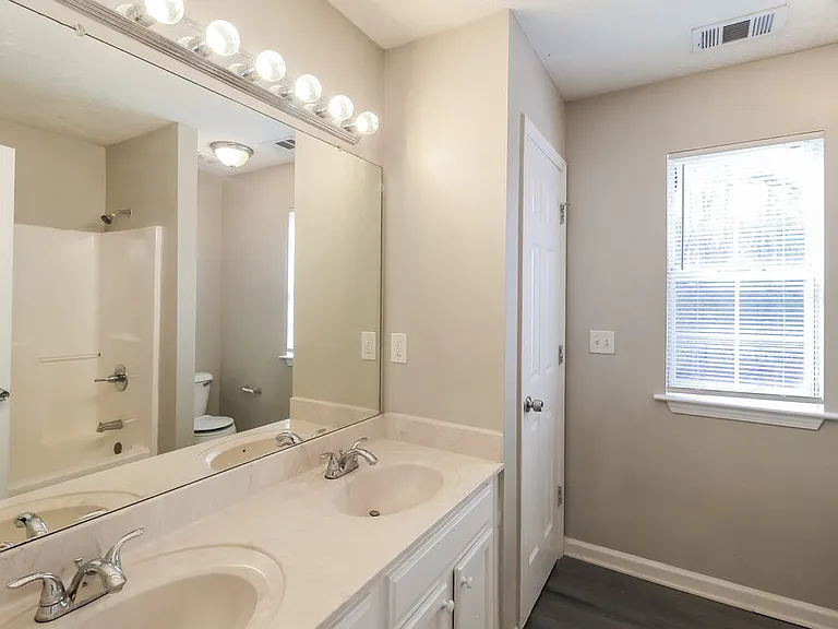 1113 Spring Creek Cir — Photo 11