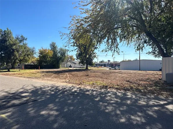 606 W 2nd St #4, Edmond, OK 73003