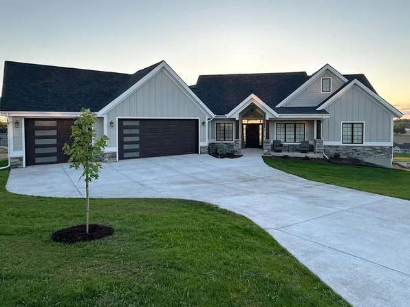 625 Interlachen Avenue, Oregon, WI 53575