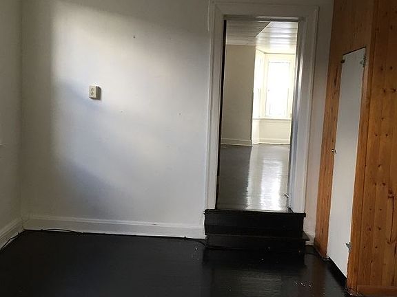 5th image of 32 E Washington St APT 6