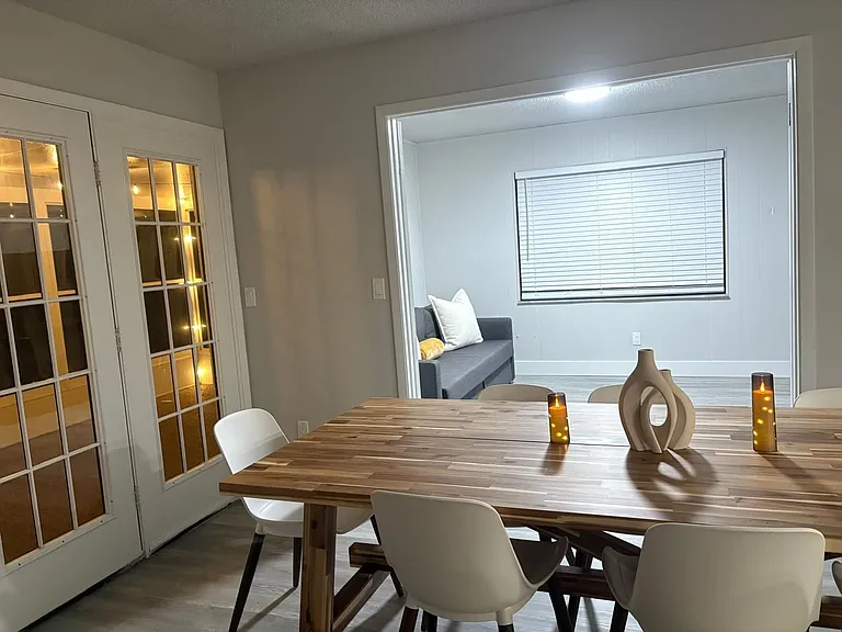 2416 Avenue B SW — Photo 8