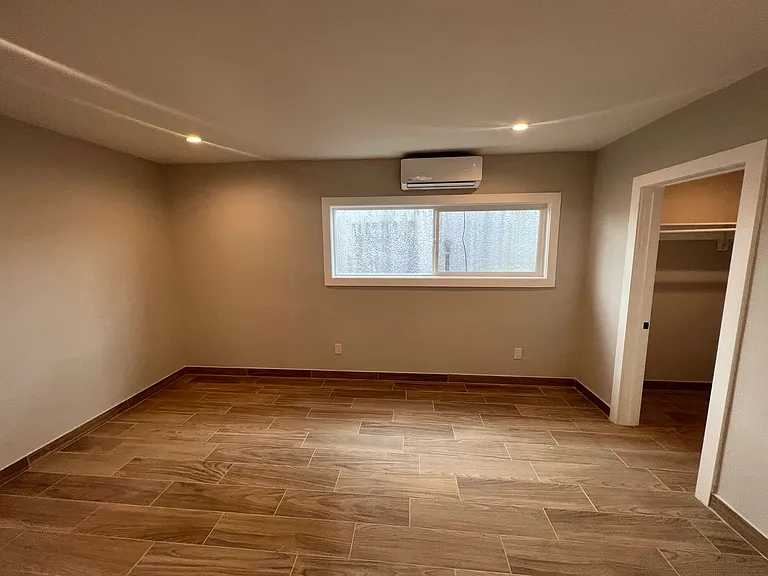 20301 Cohasset St — Photo 10