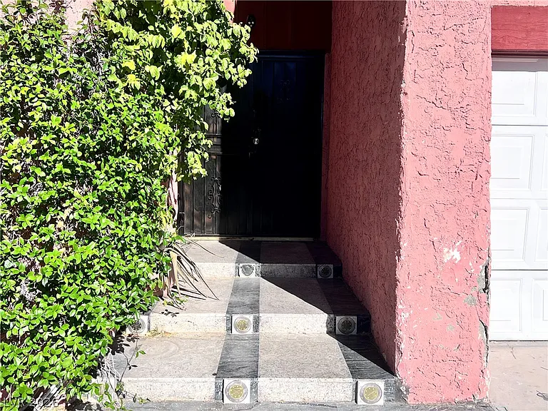 5009 Mesa View Dr — Photo 44