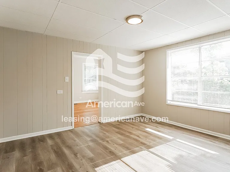 1548447_002_wm_-_living_room_12972343.jpg