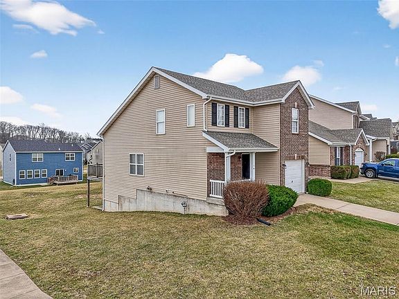 2nd image of 10 Brushy Brook Ct