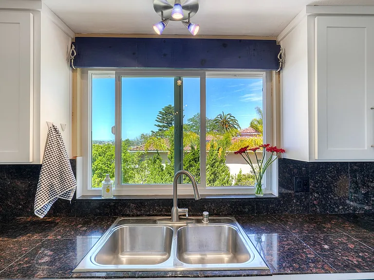 529 Vale View Dr — Photo 13