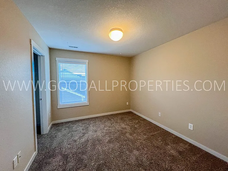 1903 SE Clover Ridge Dr — Photo 12