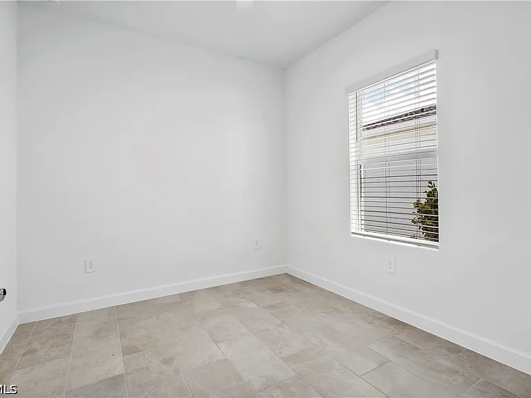 14735 Bluewater Rd — Photo 6