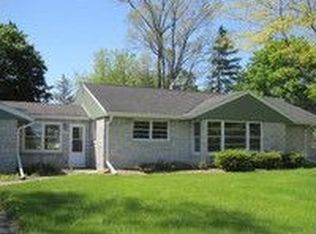 S74W14775 Woods Rd, Muskego, WI 53150