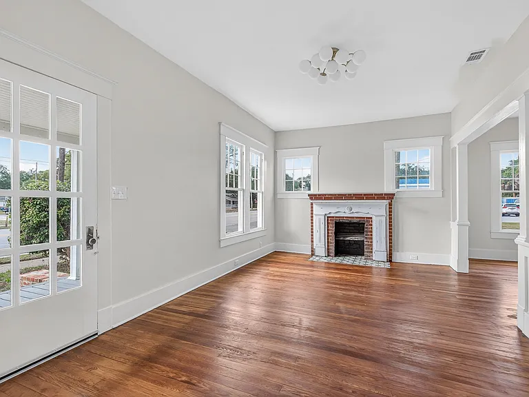 1420 N 9th Ave — Photo 5