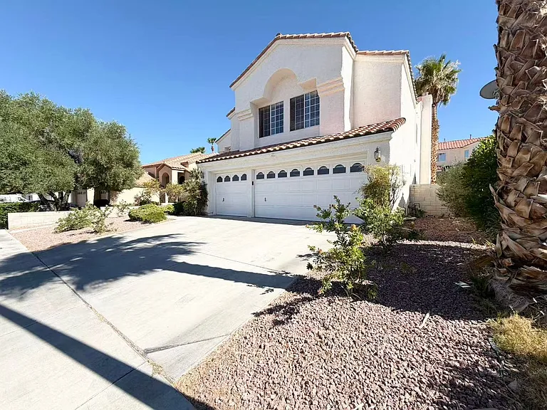 2019 Silverton Dr — Photo 3