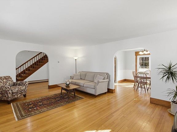 4th image of 303 Prospect Street