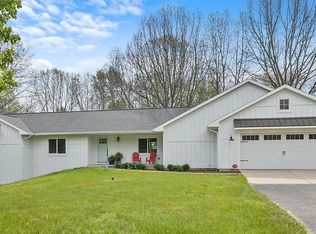 8530 Rolling Acres NE, Rockford, MI 49341