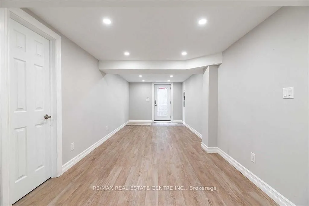 2 bed, $1,800 — Photo 4