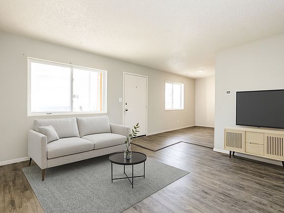 4th image of 984 E Saxony Dr #174979a79