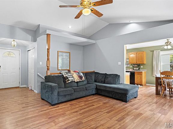 5th image of 710 Deerfield Ct